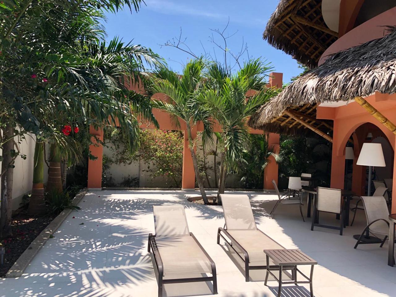 Nautilus Lodge Puerto Lopez Exterior photo